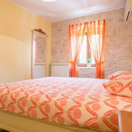 Villa Rustic Casa Mendula With Grill In Tinjan