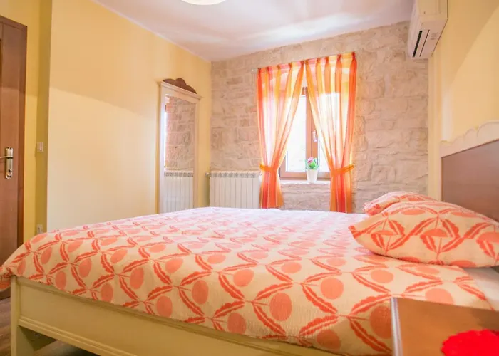 Villa Rustic Casa Mendula With Grill In Tinjan