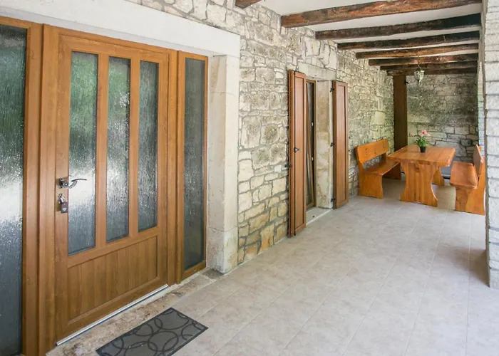 Rustic Casa Mendula With Grill In Tinjan