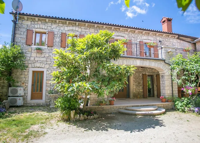 Villa Rustic Casa Mendula With Grill In Tinjan