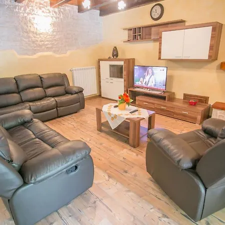 Rustic Casa Mendula With Grill In Tinjan Vila