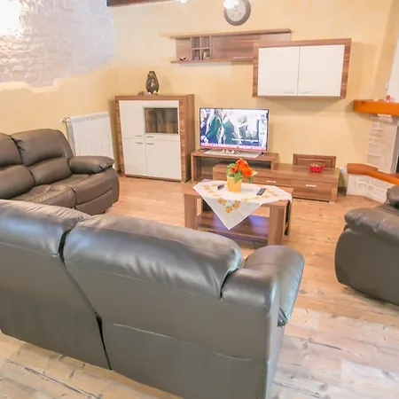 Rustic Casa Mendula With Grill In Tinjan *