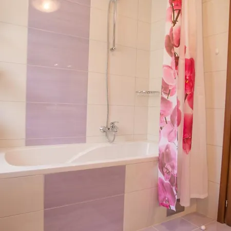 Rustic Casa Mendula With Grill In Tinjan